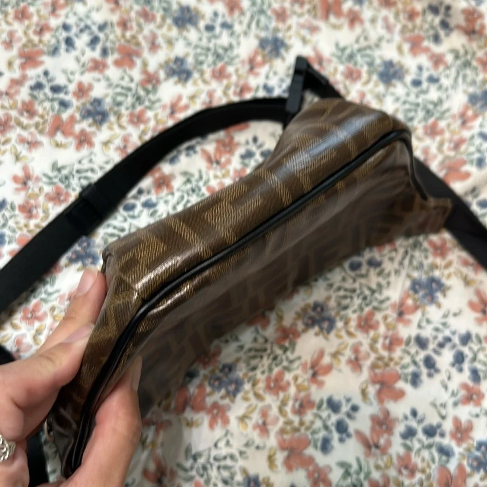Fendi Fanny Pack cross body bag luxury casual sporty - Picture 9 of 9